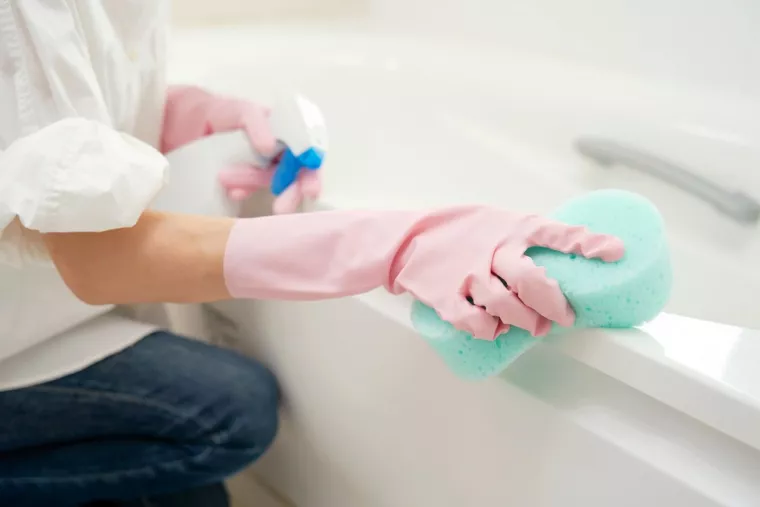 Combien de temps faut-il pour nettoyer une salle de bain après un sinistre ?, Golfe de Saint-Tropez, Clean-Up Multiservices